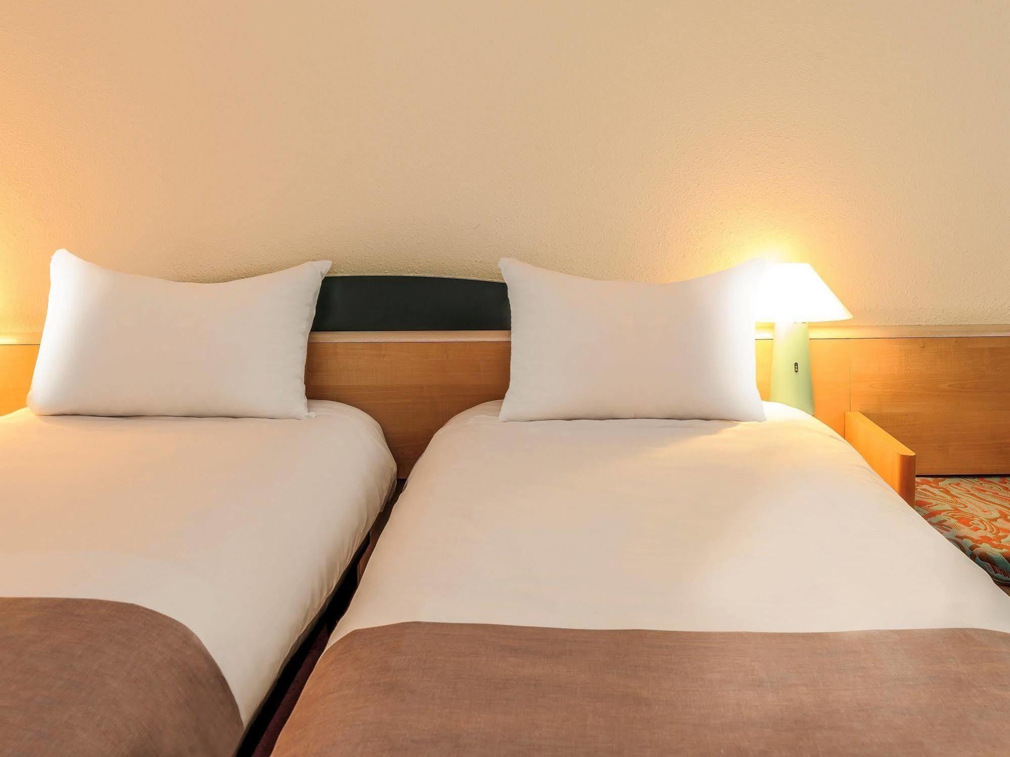 Ibis Rostock Am Stadthafen Εξωτερικό φωτογραφία